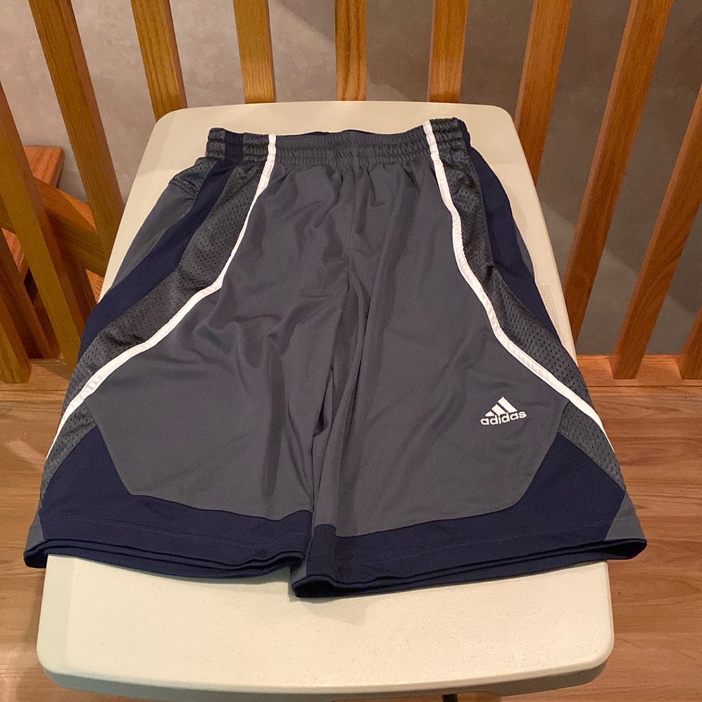 Adidas Basketball Shorts. Color: Blue/Gray. Size: S